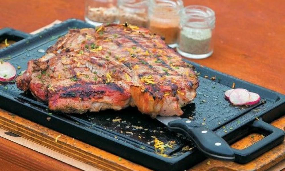 Από αυτήν την σοβαρή νόσο κινδυνεύετε αν τρώτε πολύ κρέας